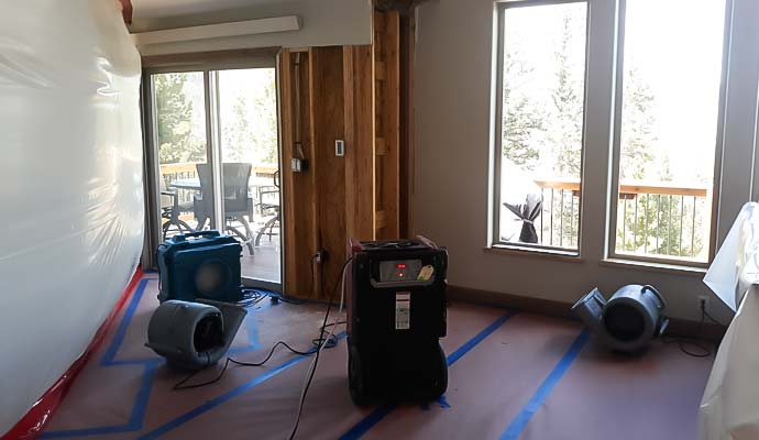 water-damage-restoration-service